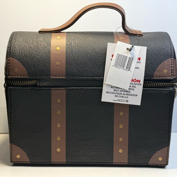 Redd Treasure Chest Handbag – Pirates of the Caribbean - Picture 5 of 6